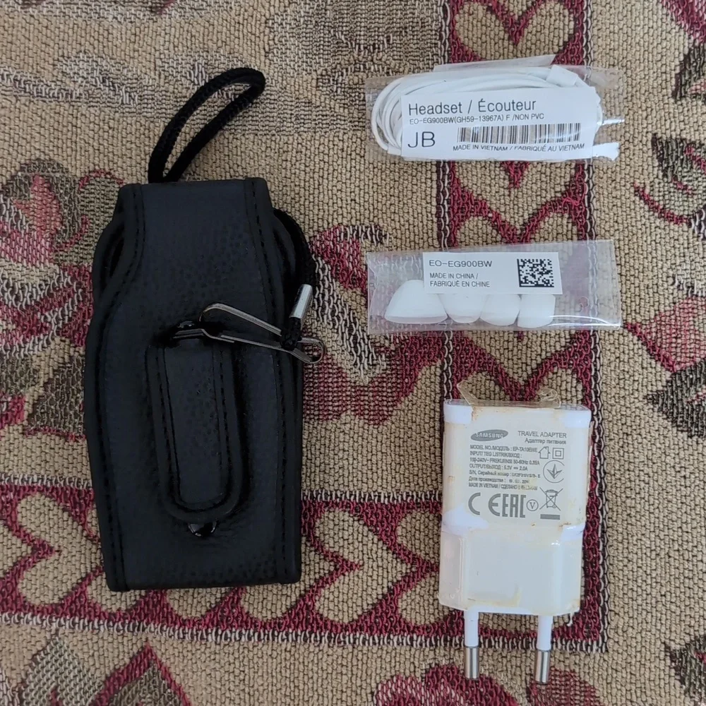 Samsung accessory set Earphones & Asian Power Adapter/Charger w/ carry pouch